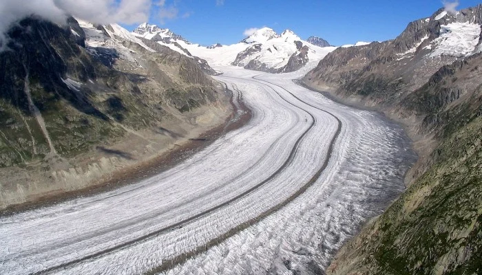 Se puede observar un típico glaciar de valle.